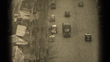 1947: a wide avenue with great circulation of vehicles