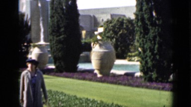 1937: the woman was walking in park SAN FRANCISCO