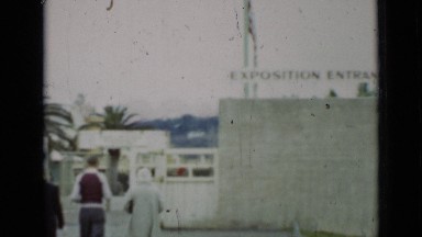 1937: people gathered and enter to company SAN FRANCISCO
