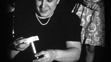 1947: gift of perfume ILLINOIS