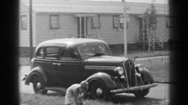 1947: children playing outside NEW YORK
