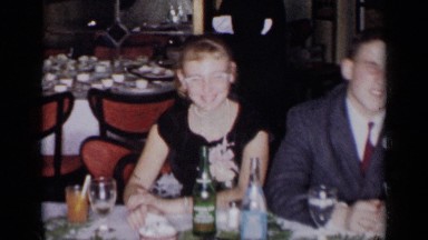 1954: the friends are coming together to the restaurant NEW YORK
