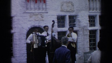 1964: a church in the city where many peoples are surrounding