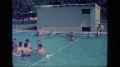 1968: a group of children enjoying a day at the swimming pool. FLORIDA