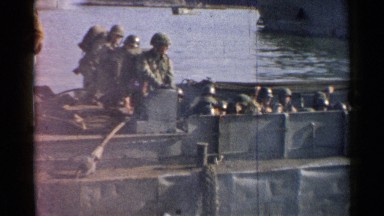 1952: the people are gathered and travelling JAPAN