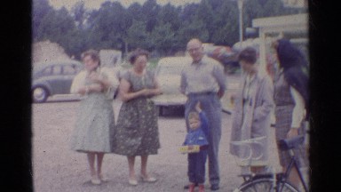 1961: family member are chatting GERMANY