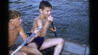 1954: children are travelling in a boat NEW YORK