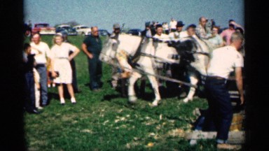 1963: people gathered together to see their religious act