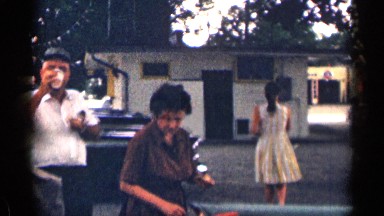 1963: family enjoying some snacks and drinks at the park TENNESSEE
