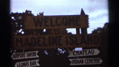 1965: Yellow Welcome Sign in Duluth Minnesota