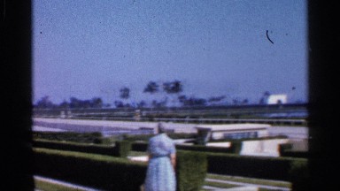 1958: the people are walk inside the park and so enjoyable in her life to do