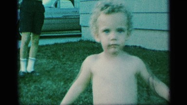 1959: a small boy work for go to our house near to clean in the ground