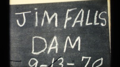 1971: a board that noticed a place of falls and dam that represent a way of this