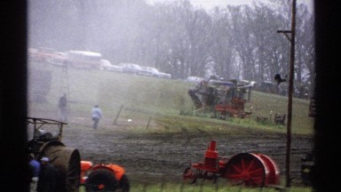 1971: farmers workers do it best! ROLLAG MINNESOTA