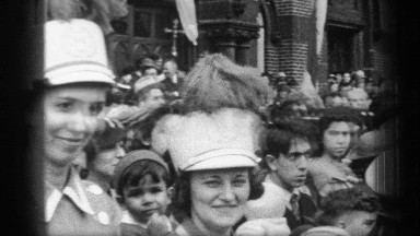 1937: at a festival people are wearing uniform and waiting for welcoming chief