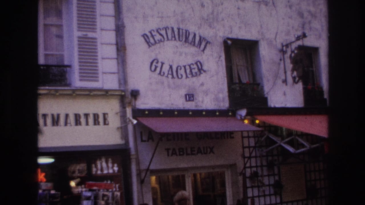 Restaurant Glacier facade above red awnings and French gallery signage.