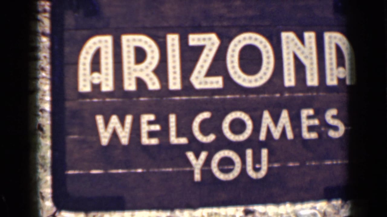 Closer view of the Arizona Welcomes You sign.