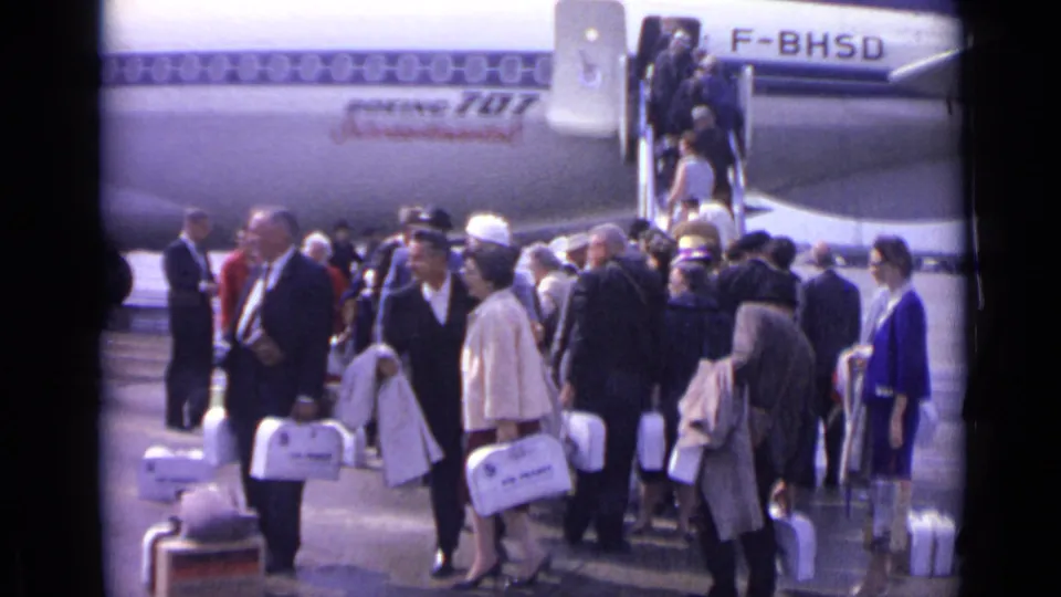 The final frame shows passengers in formal clothing and white luggage beneath the open stairs of a Boeing 707 Intercontinental on a London airport tarmac.