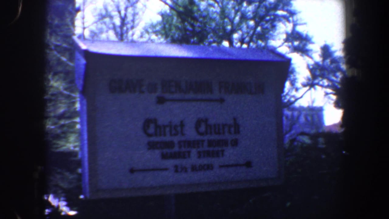 Closer view of the Christ Church and Benjamin Franklin grave directional sign.